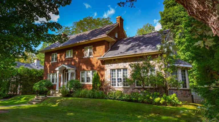 Beautiful Brick and Stone Shoreacres Home