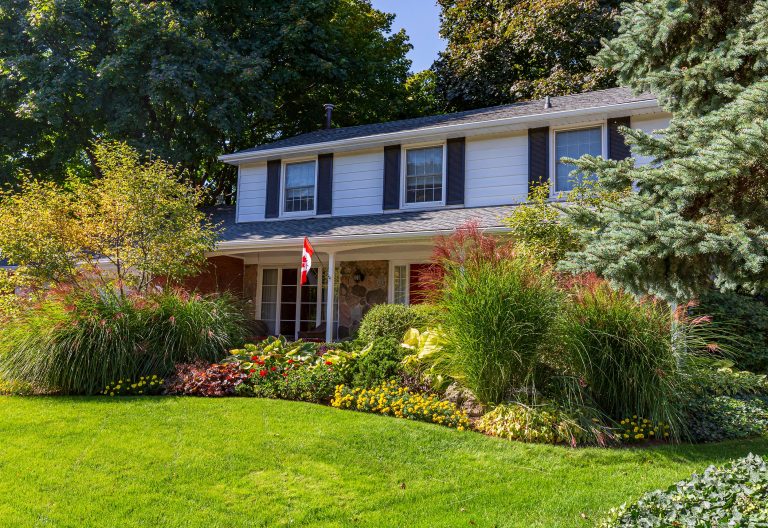 Beautiful Home and Garden in Dynes, Burlington