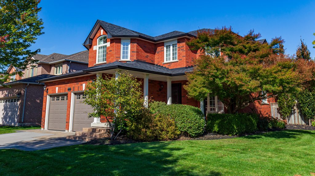 Beautiful Red Brick Home with Porch in Pinedale, Burlington