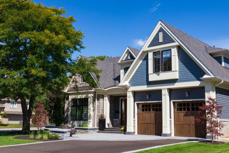 Beautiful West Oakville Neighbourhood Home