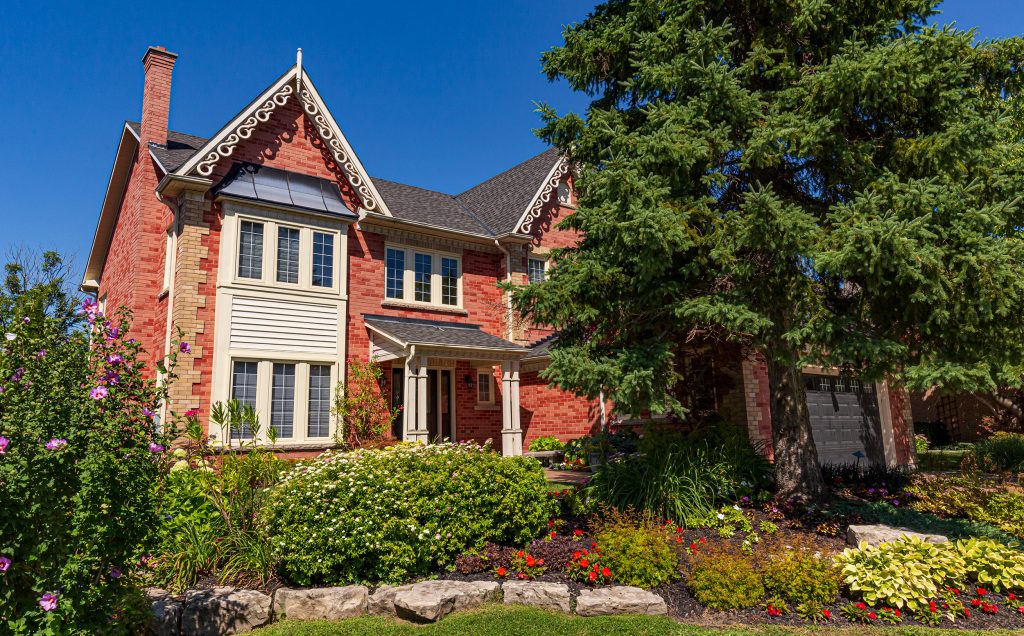 Fancy home and garden in Milcroft Burlington
