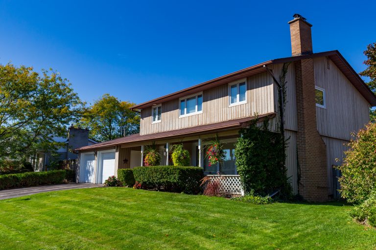 Home with Character in Dynes Neighbourhood
