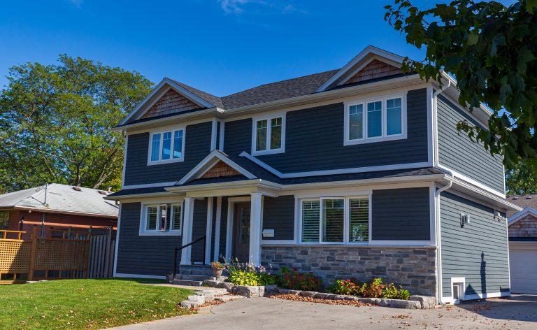 Large Detached Home in Burlington
