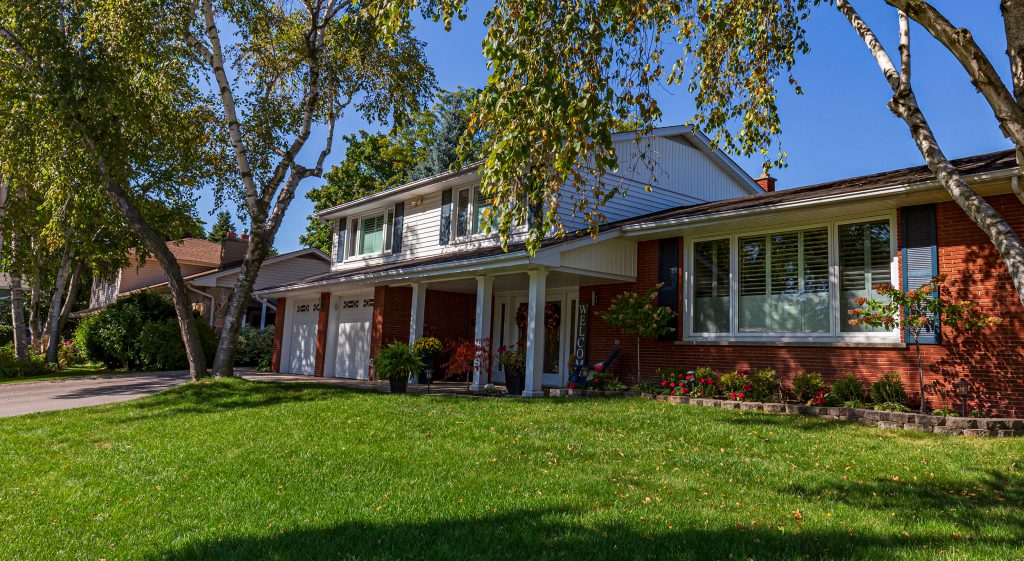 Mature Quiet Neighbourhood Home in Burlington