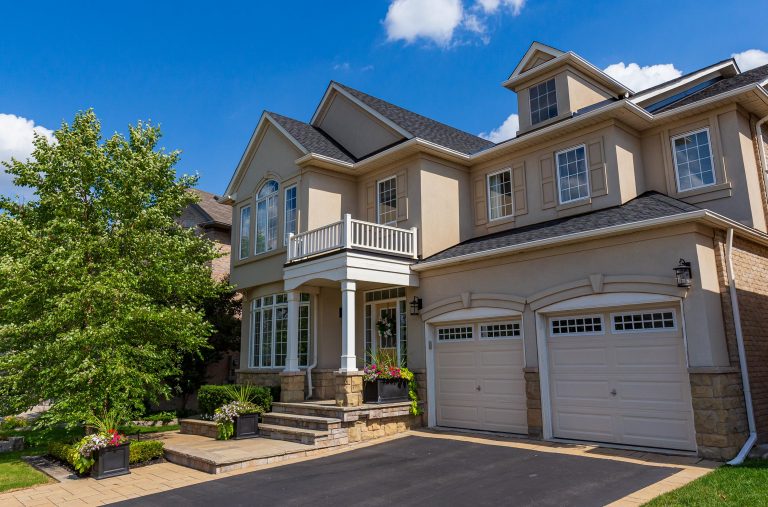 Upscale Living in Bronte Creek Neighbourhoods